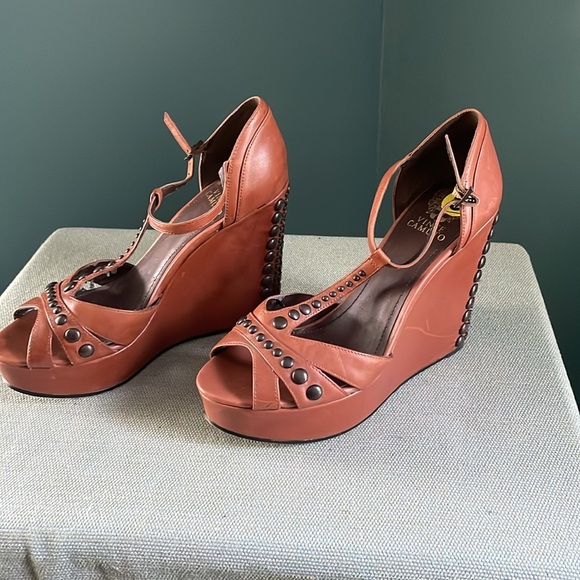 Chic Brown Wedge Sandals with studs  9b - Picture 4 of 12